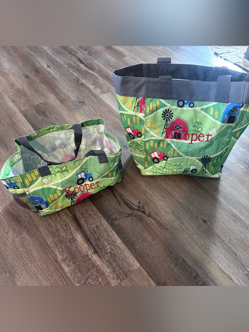 thirty-one Green Farm Print Tote Set with Gray Trim